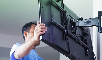 монтаж телевизора